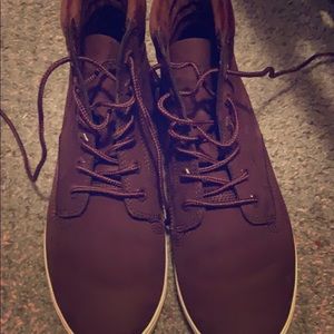 Burgundy Timberland Shoe